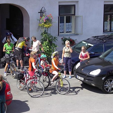 Rodinne Ubytovani Na Habesi Crhov Buitenkant foto