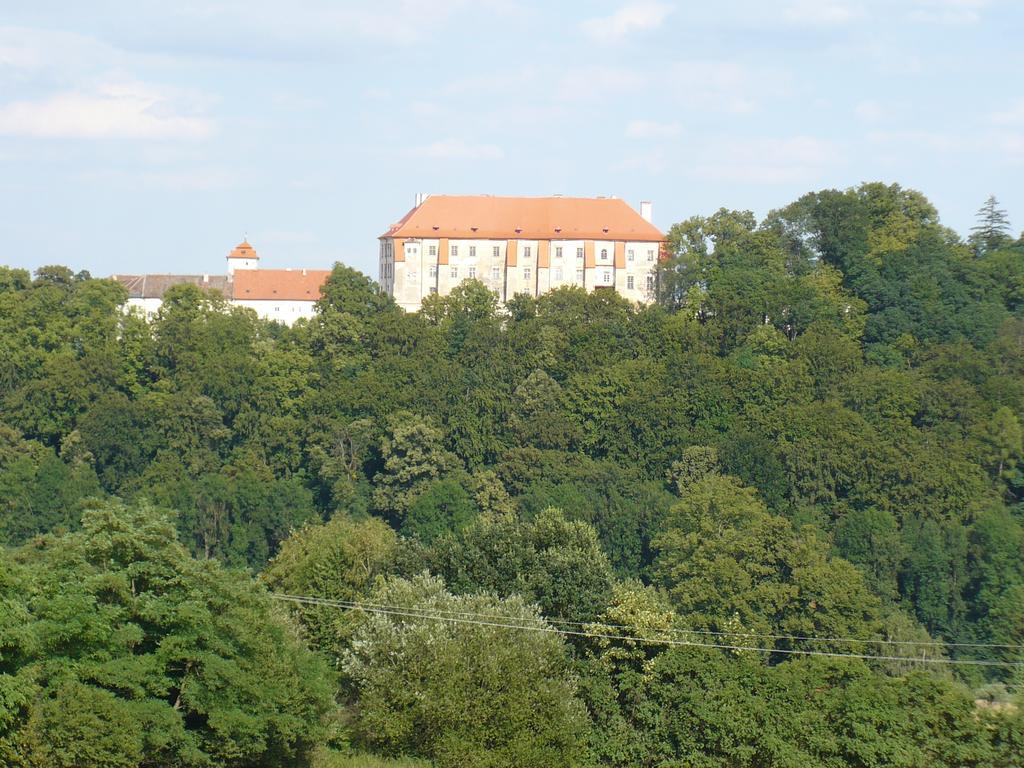 Rodinne Ubytovani Na Habesi Crhov Buitenkant foto