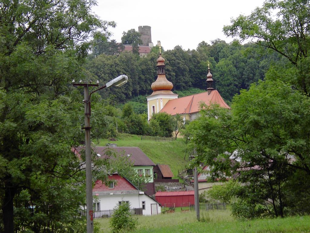 Rodinne Ubytovani Na Habesi Crhov Buitenkant foto