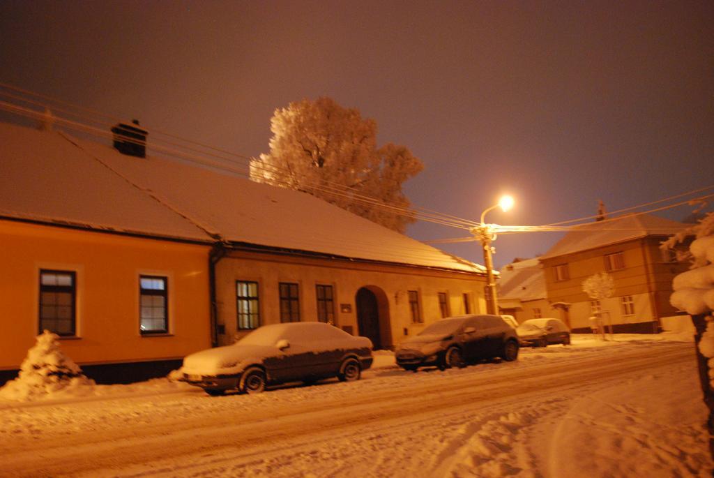 Rodinne Ubytovani Na Habesi Crhov Buitenkant foto